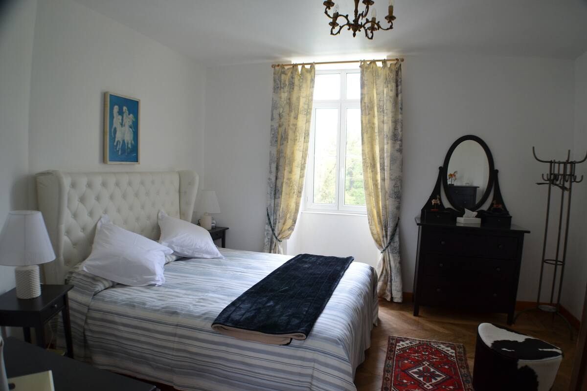 Comfort Double Room, 1 Katil Raja (King), Park View | Meja, seterika/papan seterika, katil bayi/kot (surcaj)