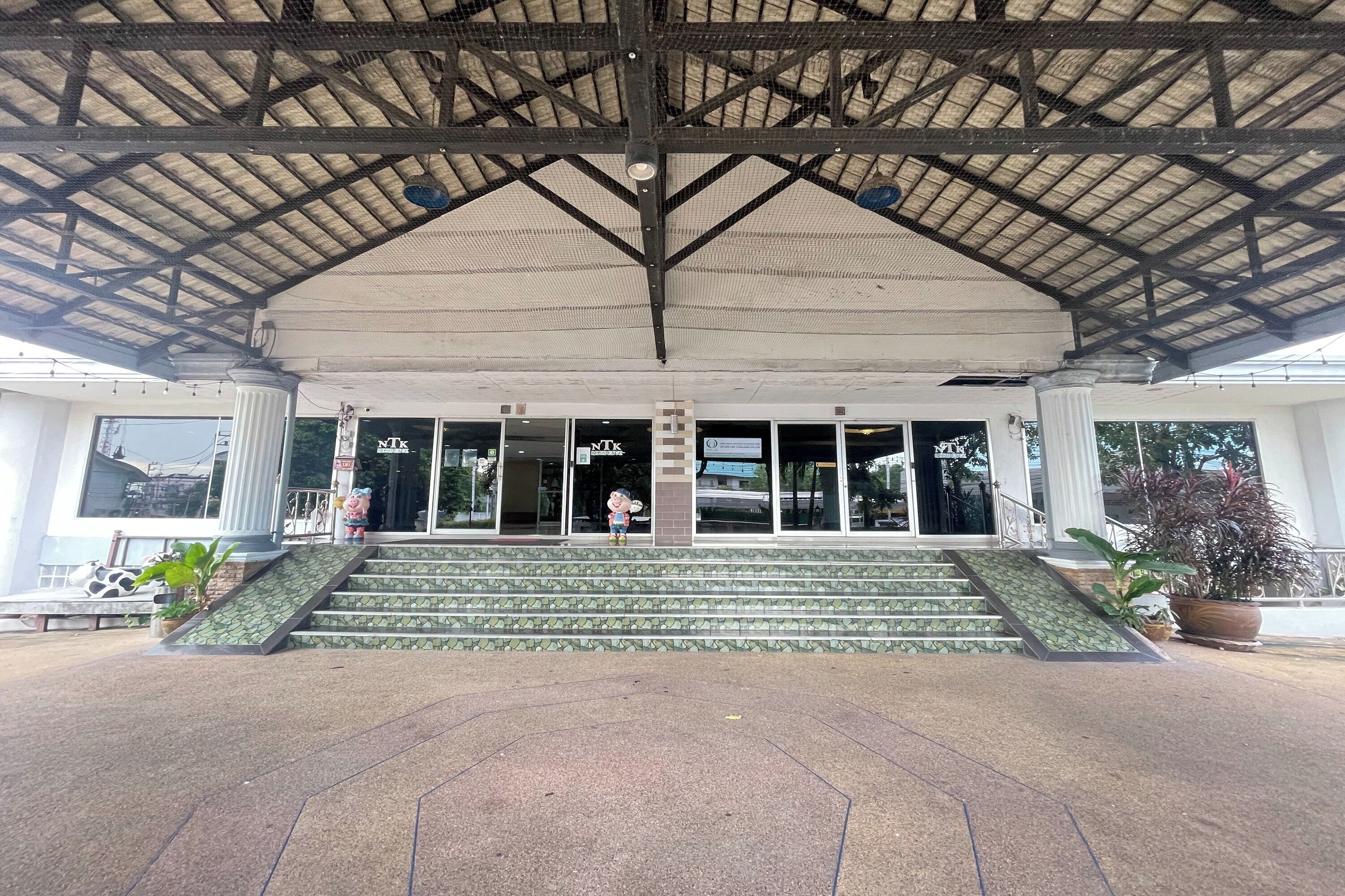 บริเวณภายนอก