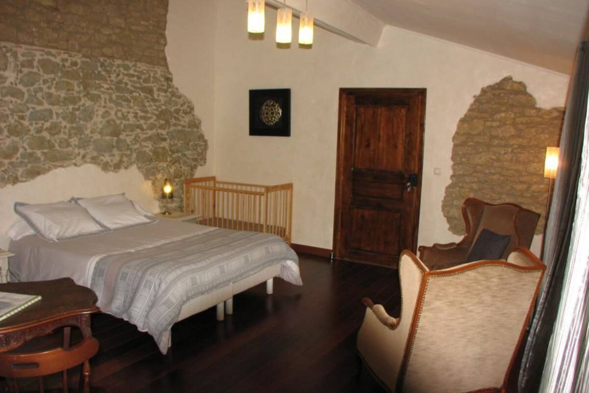 Junior Suite | Desk, iron/ironing board, free cots/infant beds, free WiFi
