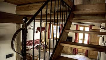 Maisonette, 2 Schlafzimmer, Balkon, Bergblick | Zimmerausstattung