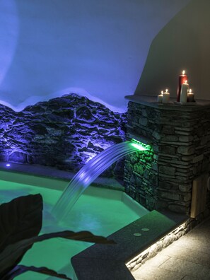 Indoor pool, a waterfall pool