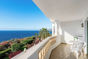 Appartement Panoramique, 1 chambre, vue océan | Terrasse/Patio