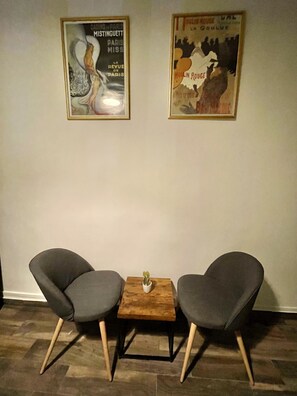 Double Room, Private Bathroom | Individually decorated, individually furnished, free WiFi, bed sheets - Le Globe (Paris)