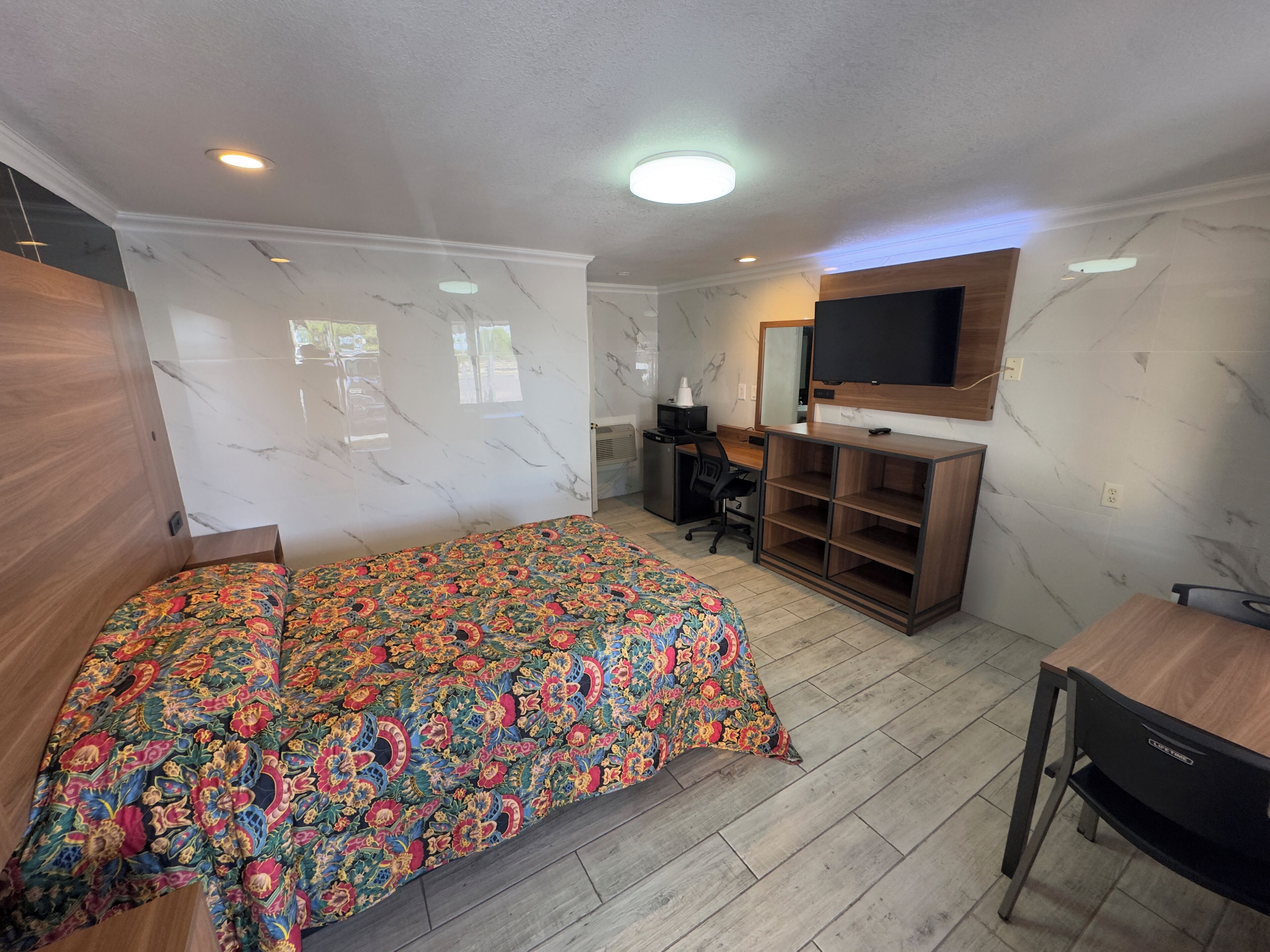 Basic Single Room | Individually decorated, individually furnished, desk, blackout drapes