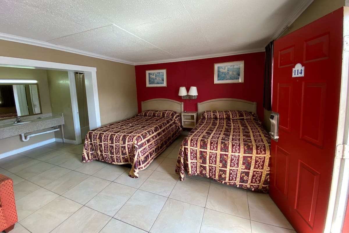 Chambre Classique, 2 lits doubles, non-fumeurs | Décoration personnalisée, ameublement personnalisé, bureau