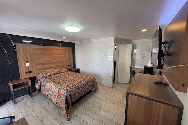 Basic Single Room | Desk, blackout drapes, WiFi (free), individually decorated