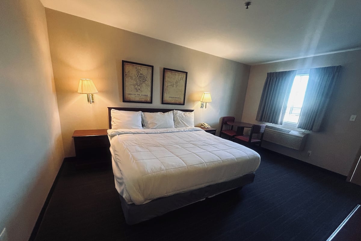 Rom, 1 kingsize-seng, ikke-røyk (Accessible) | Strykejern/-brett, wi-fi (inkludert) og sengetøy