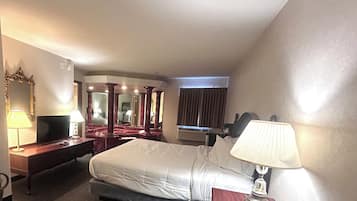 Zimmer, 1 King-Bett, Nichtraucher, Whirlpool | Bügeleisen/Bügelbrett, kostenloses WLAN, Bettwäsche