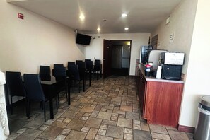 Desayuno continental gratuito y diario