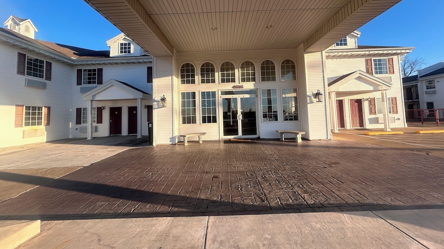 Osage Village Inn Near Lake Ozarks US 54