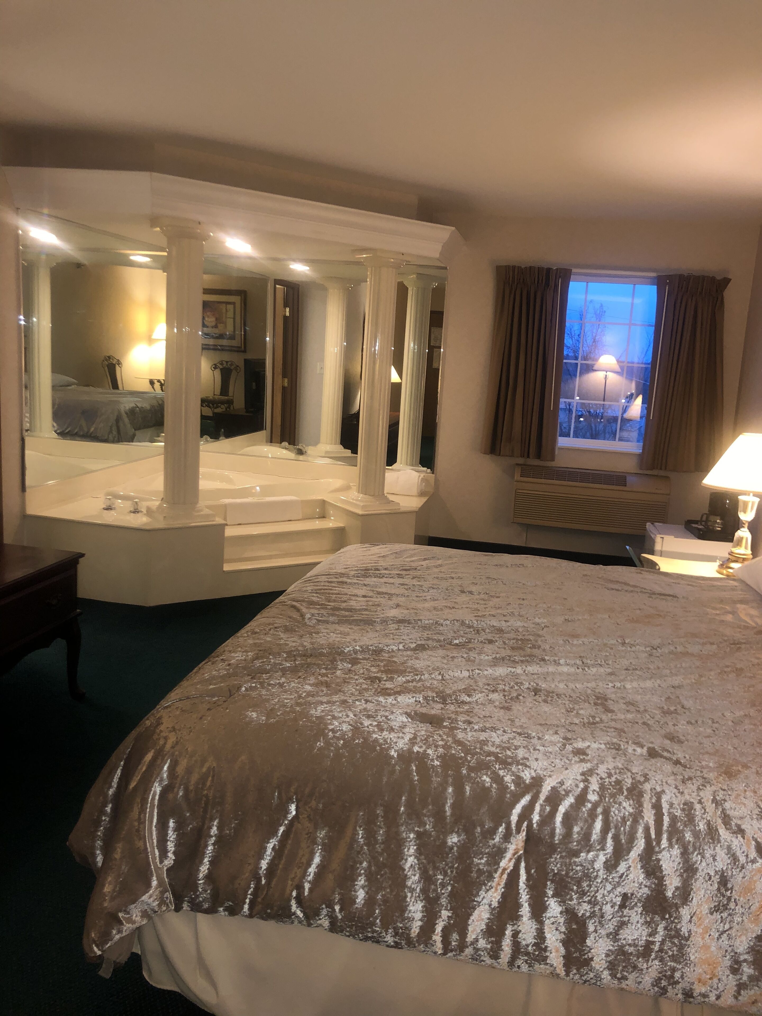 Suite, 1 King Bed, Non Smoking, Jetted Tub