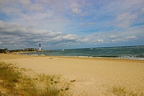 On the beach - Luxury Oceanfront Estate (Pompano Beach)