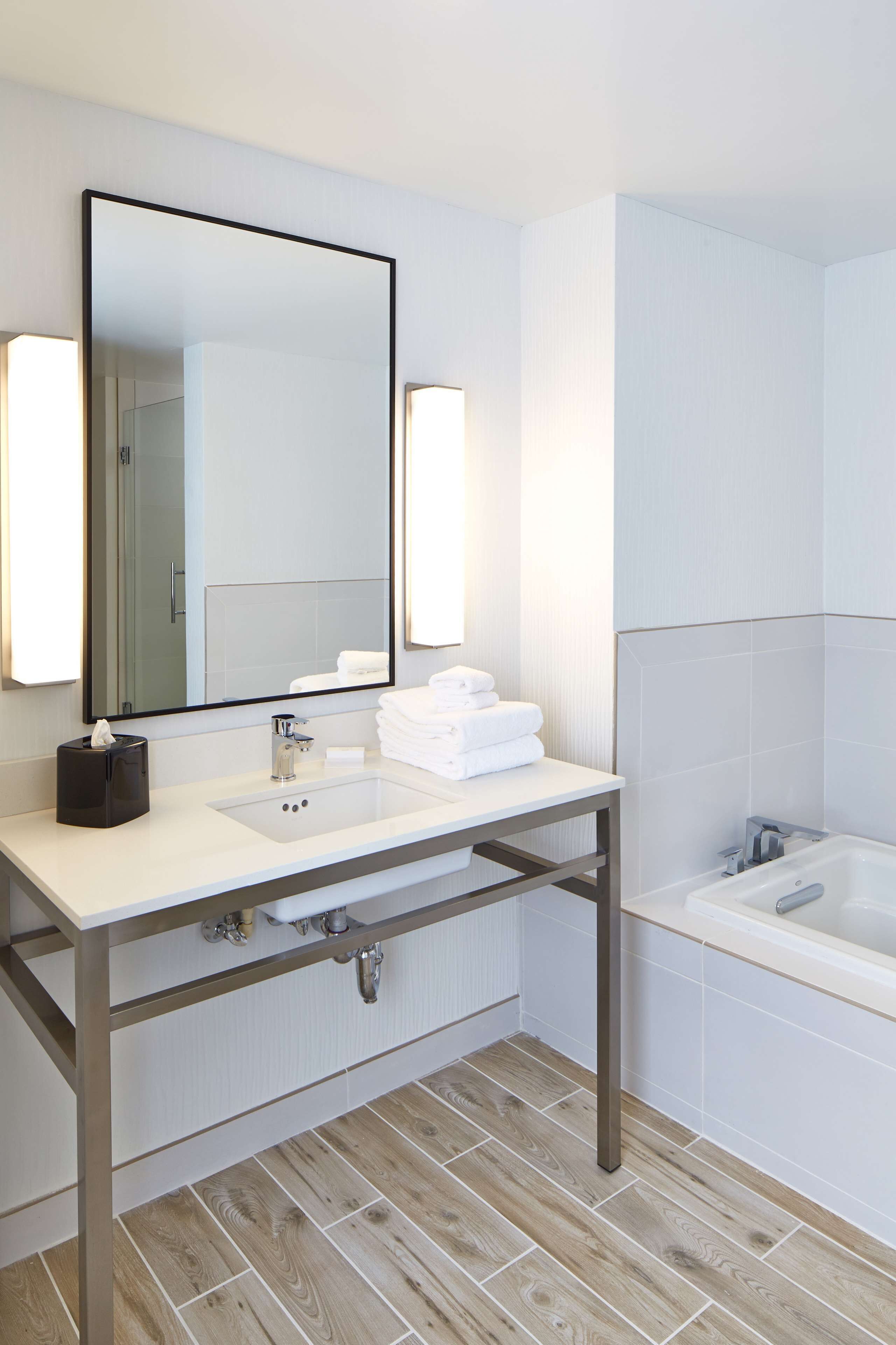 free toiletries, towels