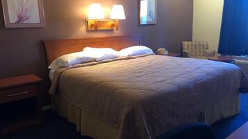 Skrivbord, arbetsyta för laptop, strykjärn/strykbräda och gratis wi-fi