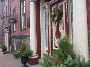Property entrance - Chipman Hill Suites - Pratt House (Saint John)