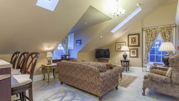 Executive-Penthouse, 1 Schlafzimmer, Küche, Hafenblick | Wohnbereich