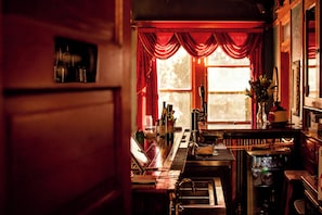 Wine bar - The Oliver House - Adults Only (Bisbee)