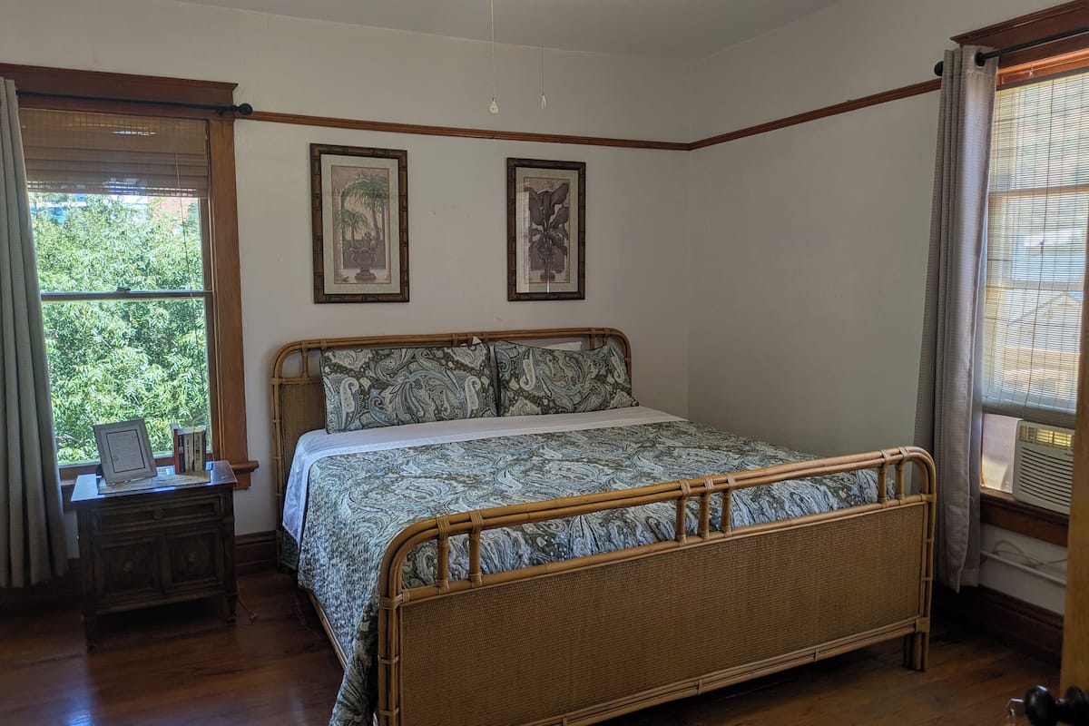 Shared Bath, King Bed, w/ View | 1 bedroom, individually furnished, bed sheets