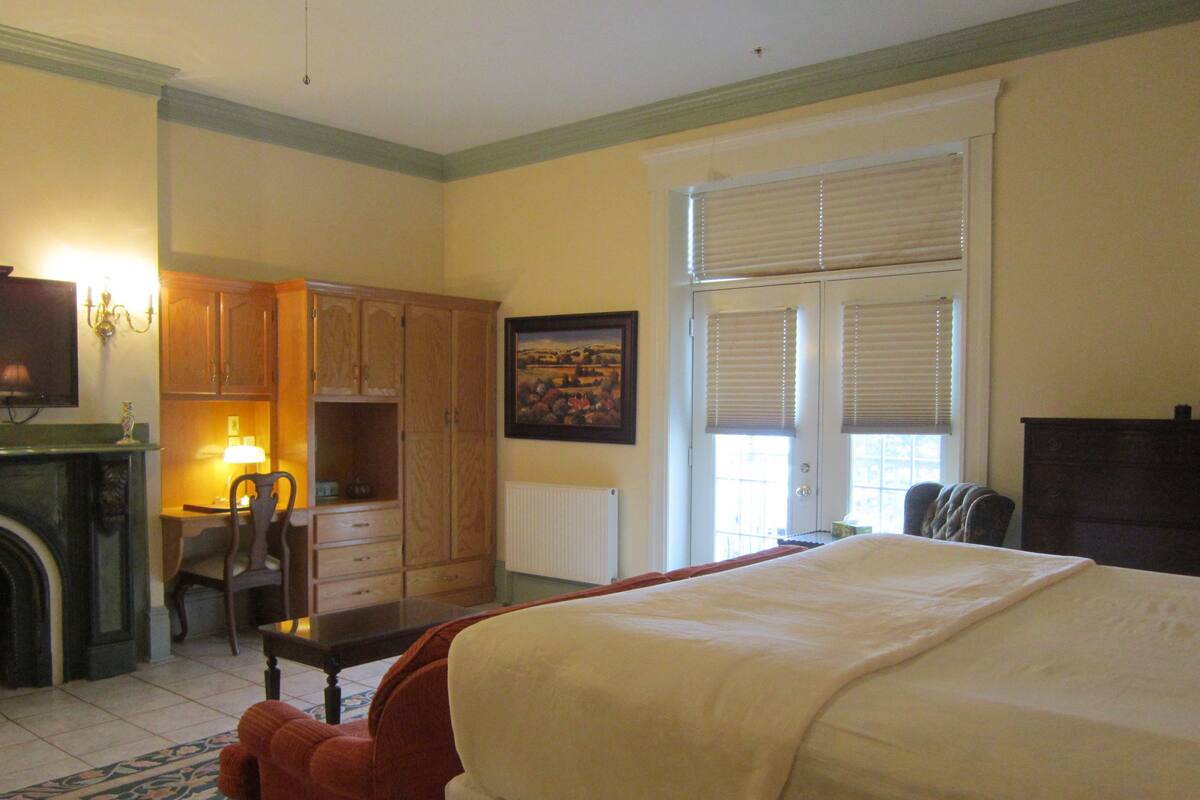 Executive Suite