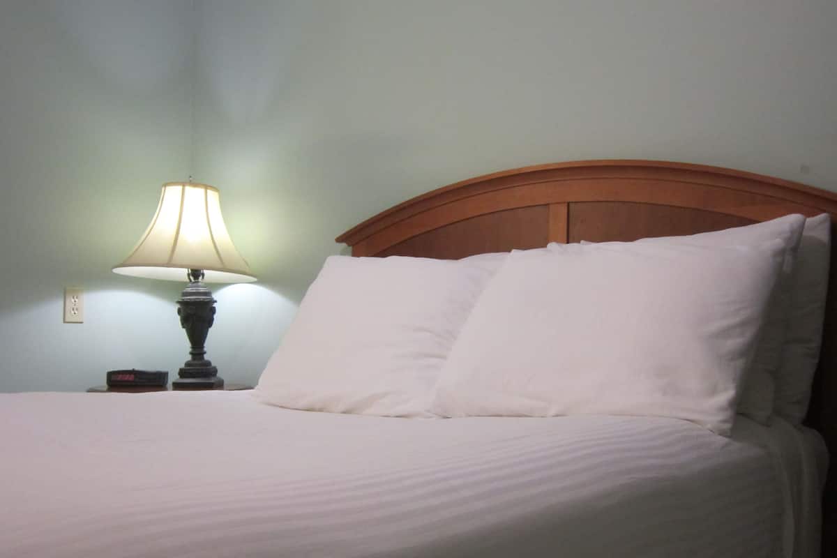 Kamar Double Basic, 1 Tempat Tidur Double | Didekorasi berbeda-beda dan dilengkapi dengan perabotan berbeda-beda