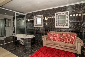 Quarto casal ou duplo superluxo | Frigobar, cofres nos quartos, individualmente decorados, escrivaninha
