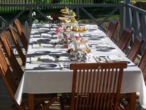 Outdoor dining - Sandstone Chameleon Guesthouse Fouriesburg (Fouriesburg)