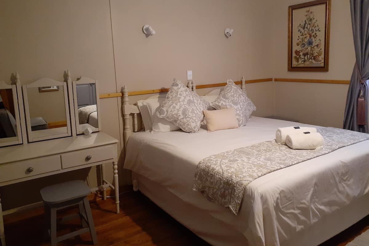 Minibar, Zimmersafe, Schreibtisch, kostenloses WLAN