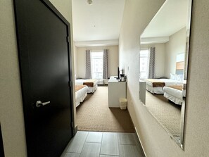 Ylelliset vuodevaatteet, silitysrauta/-lauta, ilmainen Wi-Fi