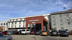 Exterior - Southfort Inn (Fort Saskatchewan)