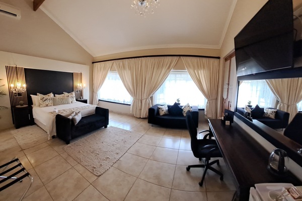 Deluxe Double Room, 1 King Bed | In-room safe, desk, laptop workspace, WiFi (free)