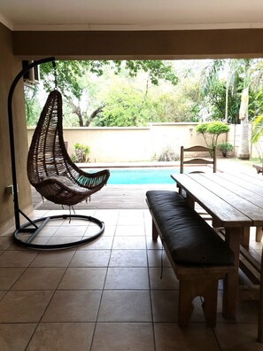 Familie-bungalow, 2 soverom | Terrasse/patio