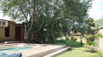 2 piscinas al aire libre, tumbonas