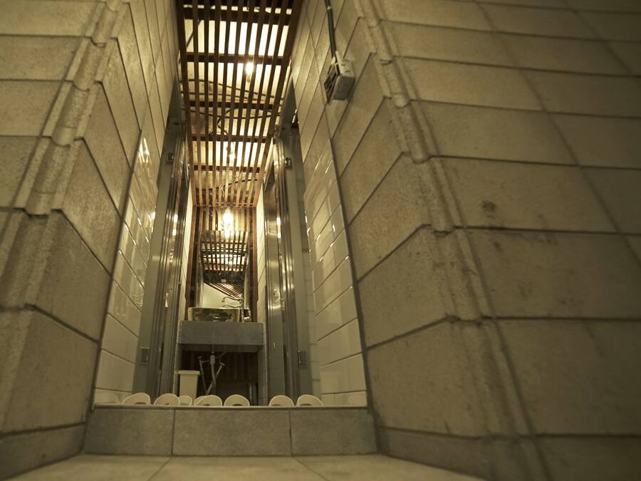 Ducha, cabezal de ducha tipo lluvia, secador de pelo, pantuflas