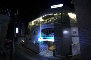 Front of property - evening/night - THAT House - Hostel (Seoul)