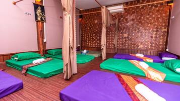 Sauna, steam room, aromatherapy, Thai massages, body scrubs