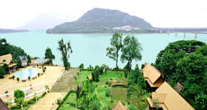 Arawan Riverside Hotel