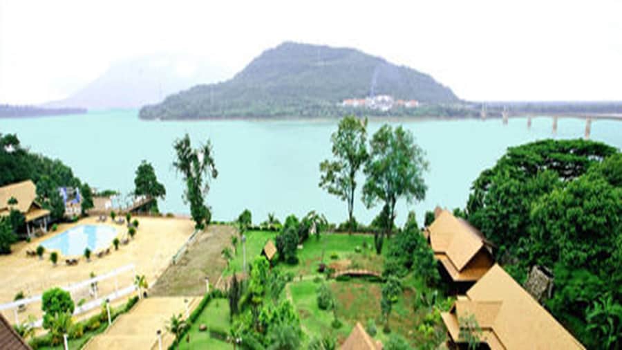 Arawan Riverside Hotel