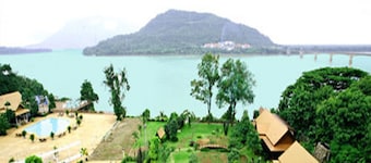 Arawan Riverside Hotel