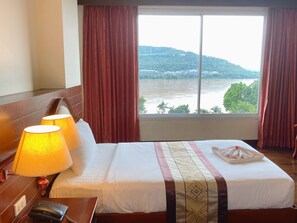 View from room - Arawan Riverside Hotel (Pakse)