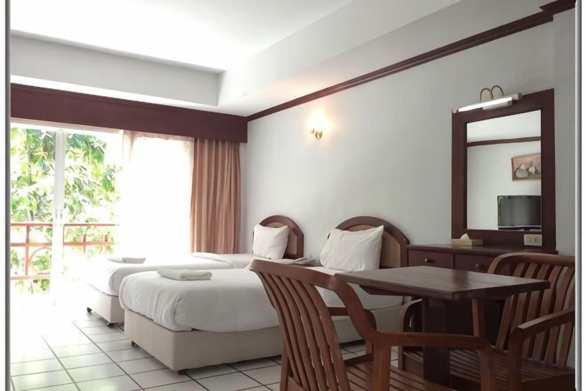 Desk, rollaway beds, free WiFi, bed sheets