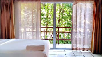 Desk, rollaway beds, free WiFi, bed sheets