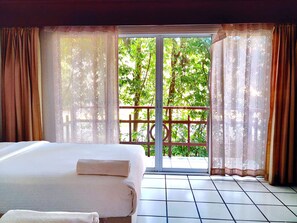 Desk, rollaway beds, free WiFi, bed sheets