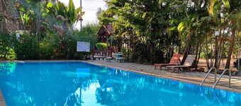 Thongpaeka Hotel