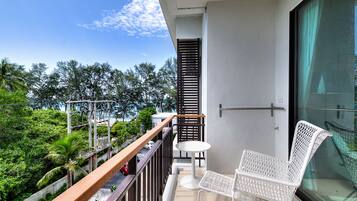 Retro 1 Bedroom Apartment | Balkon