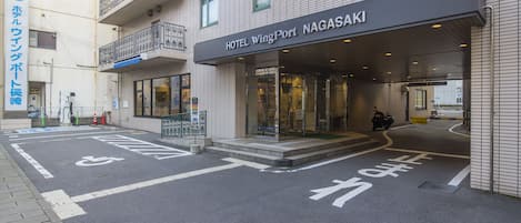 施設の正面