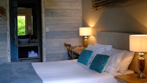 Queen Cabin with Garden View (Non Pet Friendly) - The Laurels of Chinchilla (Chinchilla)
