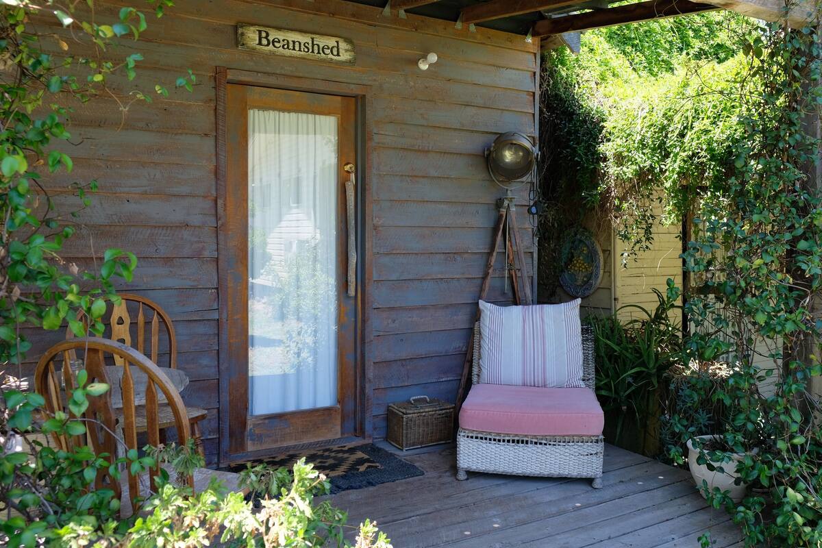 Hytte, 1 queensize-seng, hageutsikt (Non Pet Friendly) | Terrasse/patio