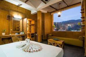 Minibar, ameublement personnalisé, Wi-Fi gratuit, draps fournis