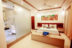 Deluxe King Room | Minibar, dilengkapi dengan perabotan berbeda-beda, dan Wi-Fi gratis