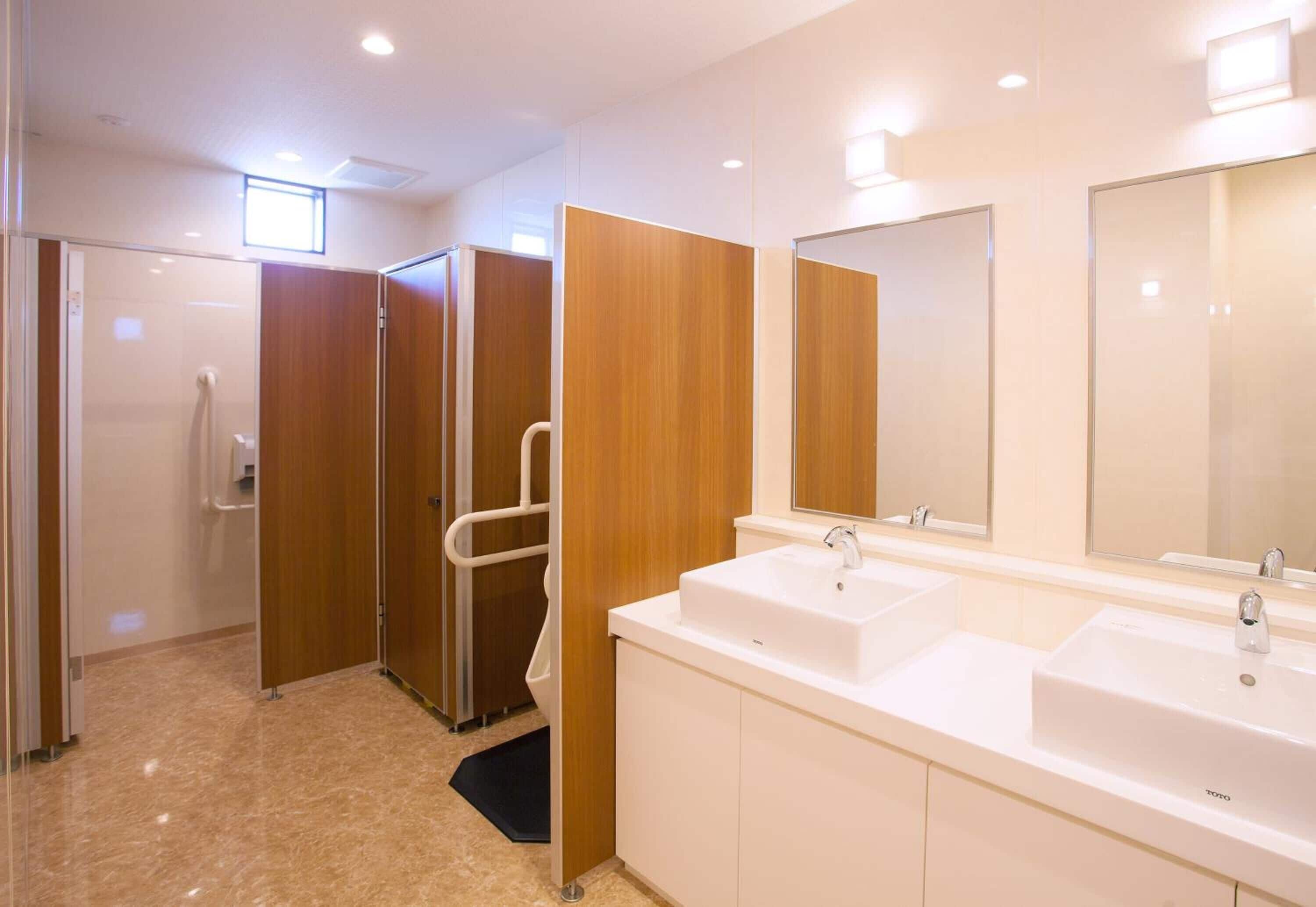 free toiletries, hair dryer, slippers, bidet